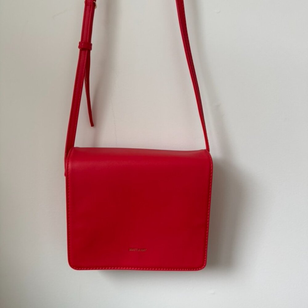 MATT & NAT Dover Vegan Crossbody Bag – Cinnamon Red - Picture 4 of 6